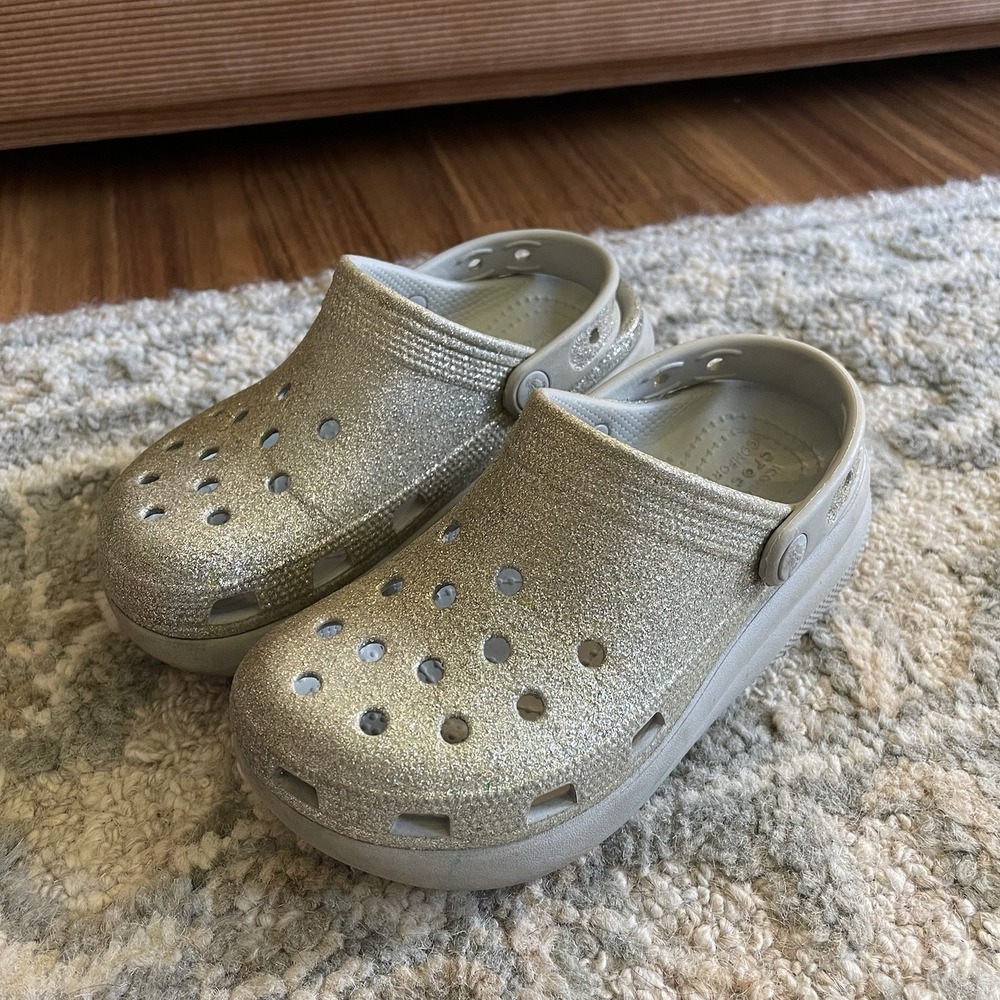 Crocs Girl J2 Iconiz Comfort Platform Clogs Silver Sparkle Girls Shoes